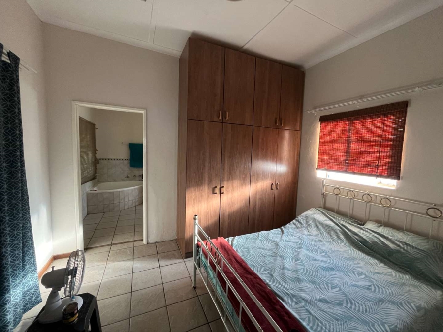 5 Bedroom Property for Sale in Die Rand Northern Cape